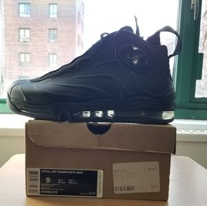 New- Nike Total Air Foamposite Size 9